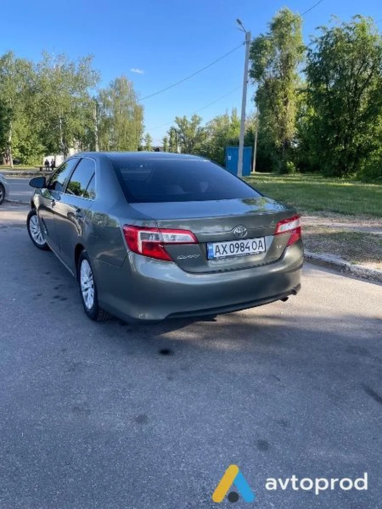 Фото 3 - Toyota Camry 2013