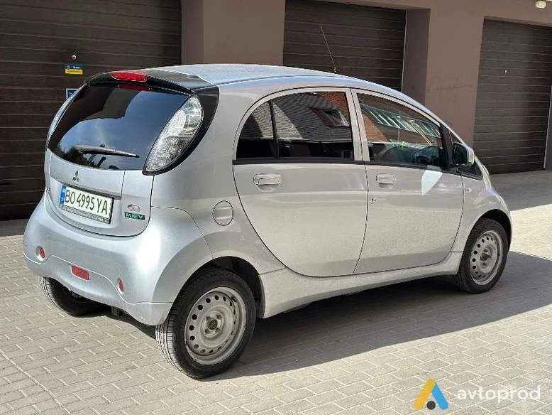 Фото 2 - Mitsubishi i-MiEV 2011