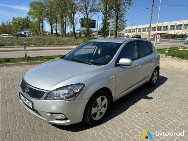 Фото 2 - Kia Cee'd 2010