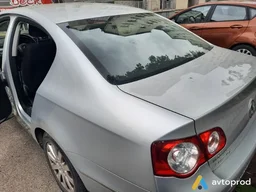 Фото 4 - Volkswagen Passat 2010