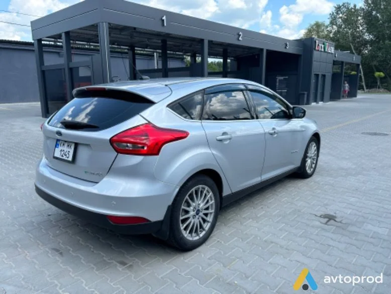 Фото 4 - Ford Focus 2016