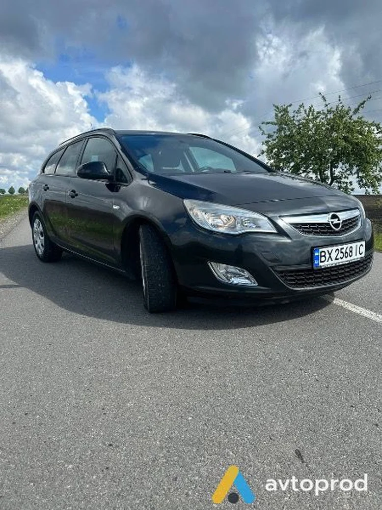 Фото 3 - Opel Astra 2011