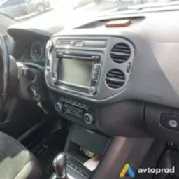 Photo 4 - Volkswagen Tiguan 2011