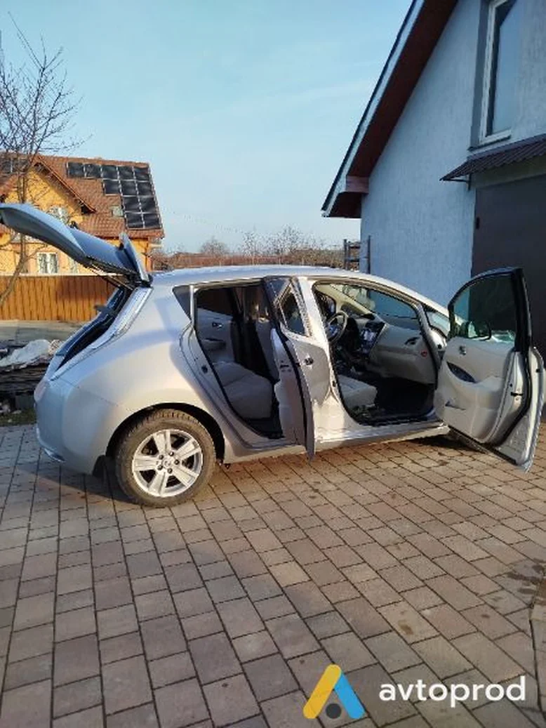 Фото 3 - Nissan Leaf 2013