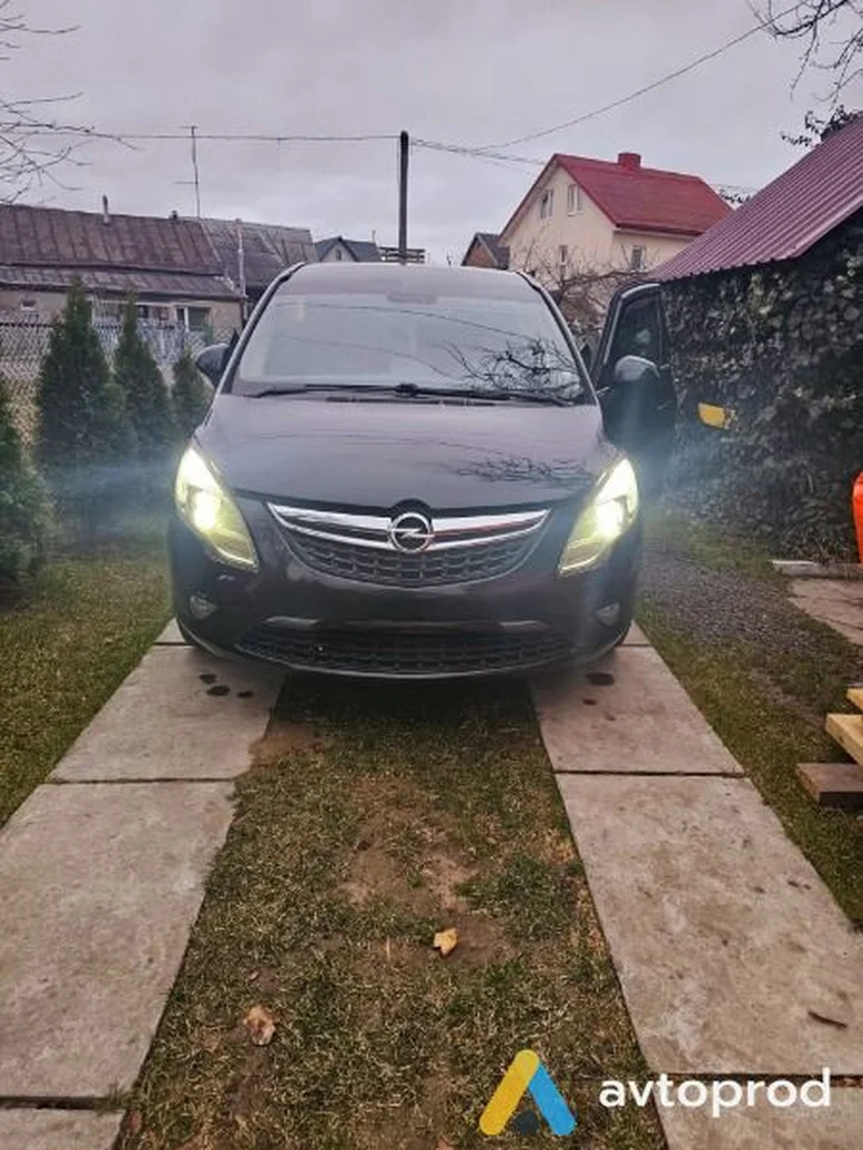 Фото 1 - Opel Zafira 2014