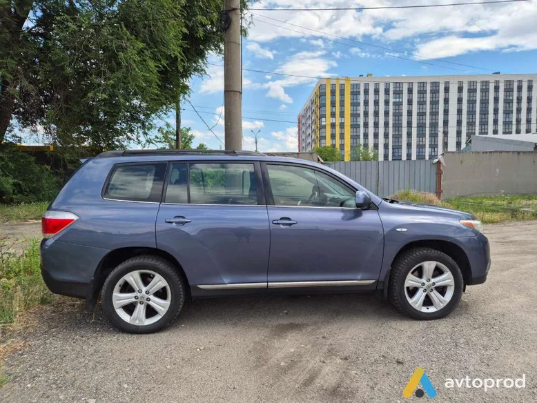 Фото 2 - Toyota Highlander 2011