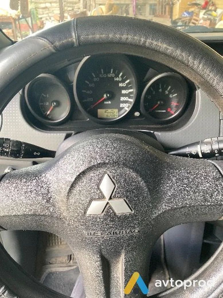 Фото 2 - Mitsubishi Colt 2005