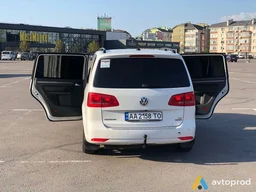 Photo 4 - Volkswagen Touran 2011