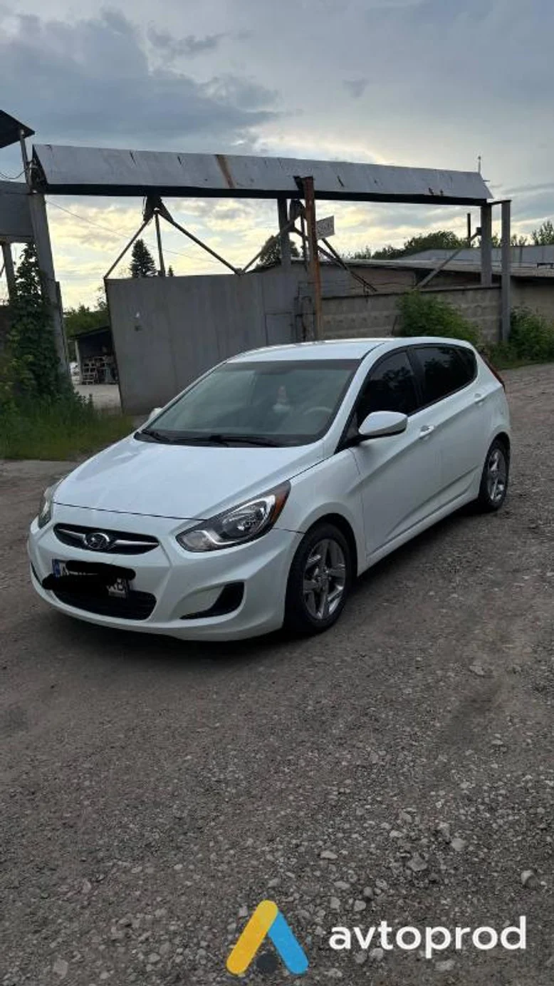 Photo 2 - Hyundai Accent 2014
