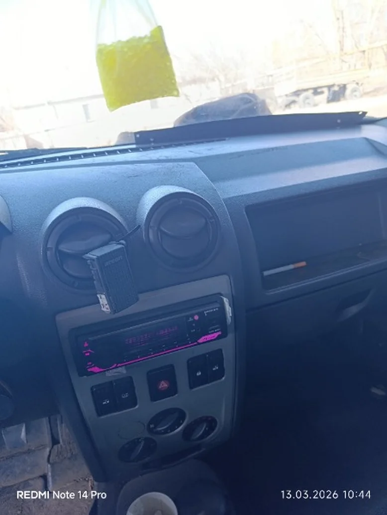 Фото 2 - Dacia Logan 2007