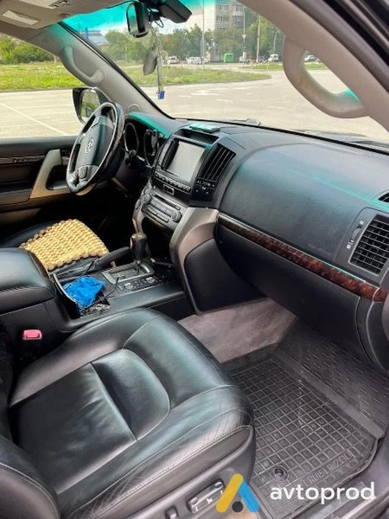 Фото 4 - Toyota Land Cruiser 2011