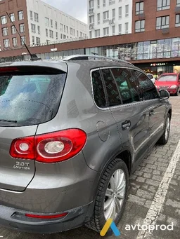 Photo 4 - Volkswagen Tiguan 2010