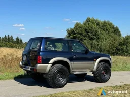 Photo 4 - Nissan Patrol 2001