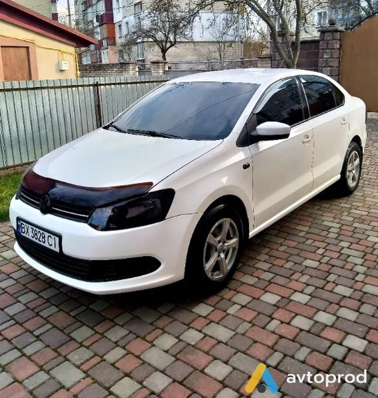 Фото 1 - Volkswagen Polo 2011