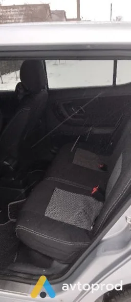 Photo 4 - Skoda Fabia 2010