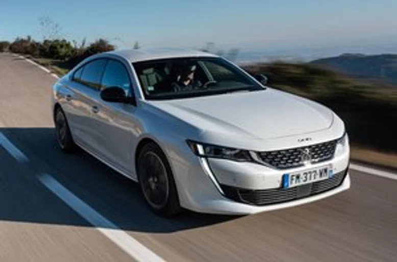 PEUGEOT 508 HYBRID 225 GT 🚗