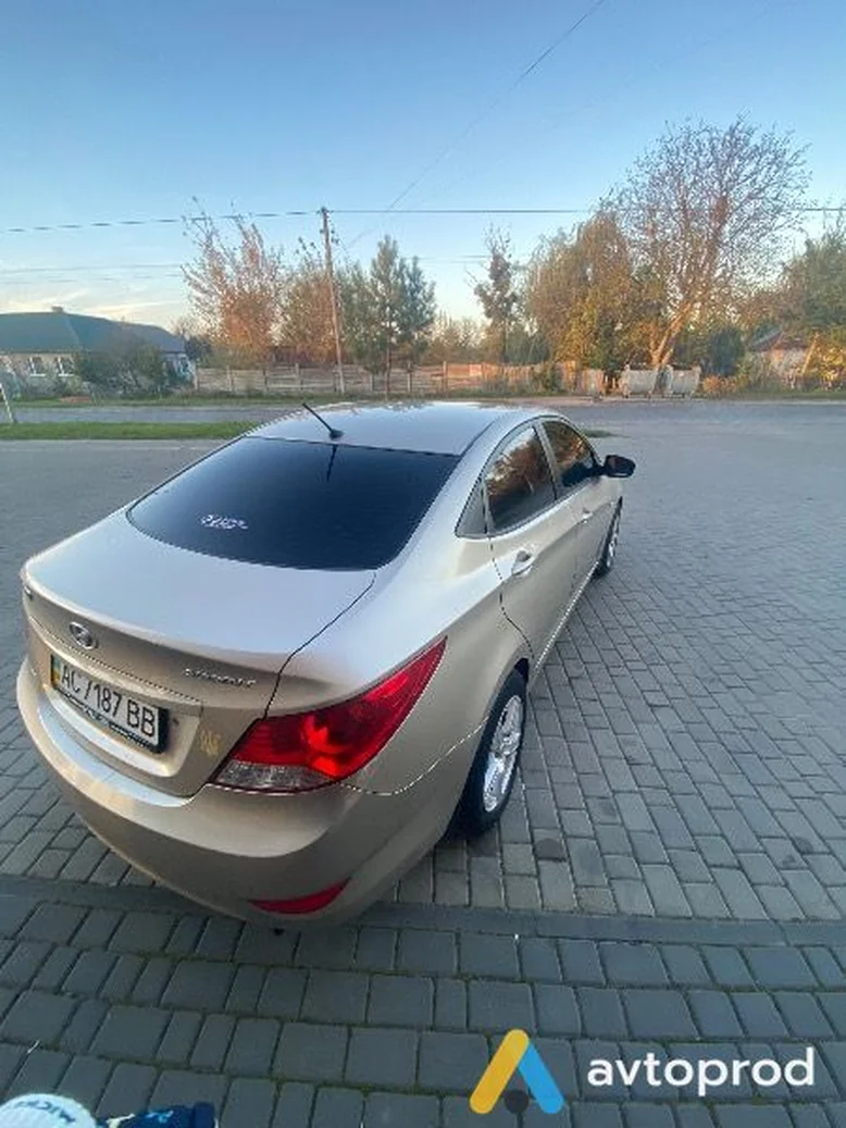 Фото 4 - Hyundai Accent 2011