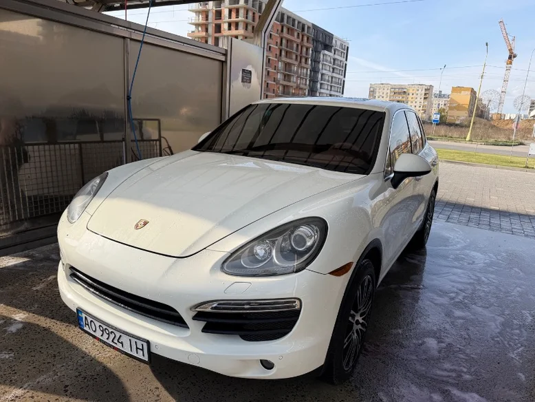 Фото 1 - Porsche Cayenne 2012
