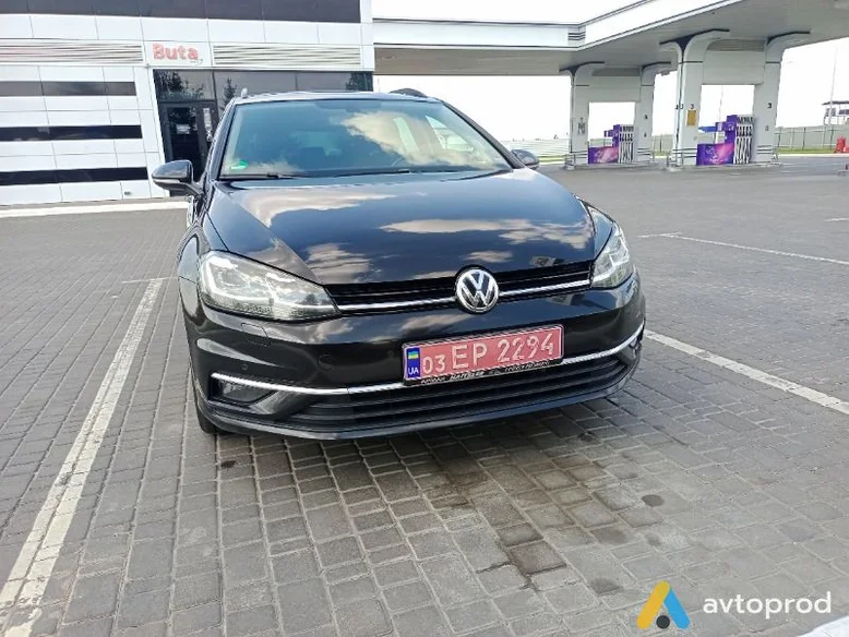 Фото 2 - Volkswagen Golf 2020
