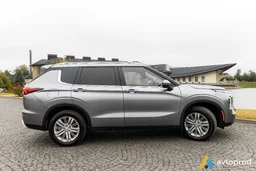 Photo 2 - Mitsubishi Outlander 2021