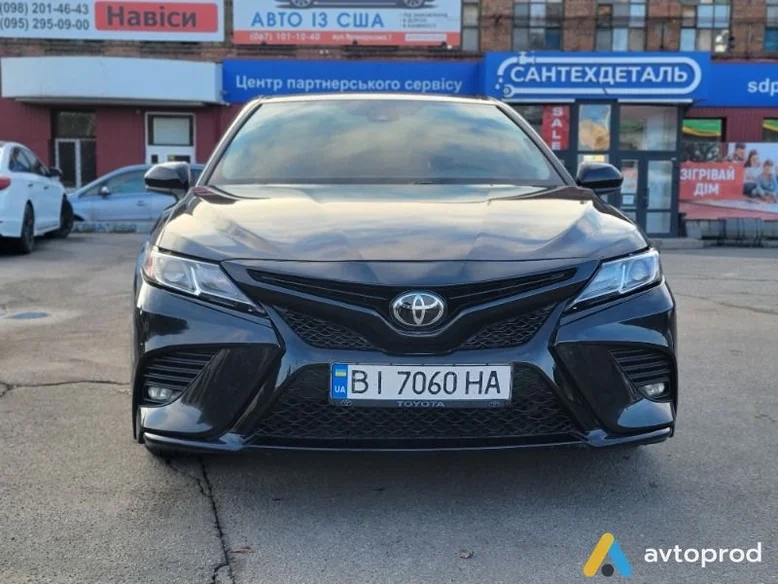 Фото 3 - Toyota Camry 2020