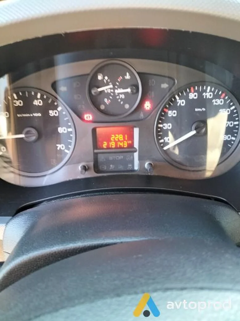 Фото 4 - Peugeot Partner 2017