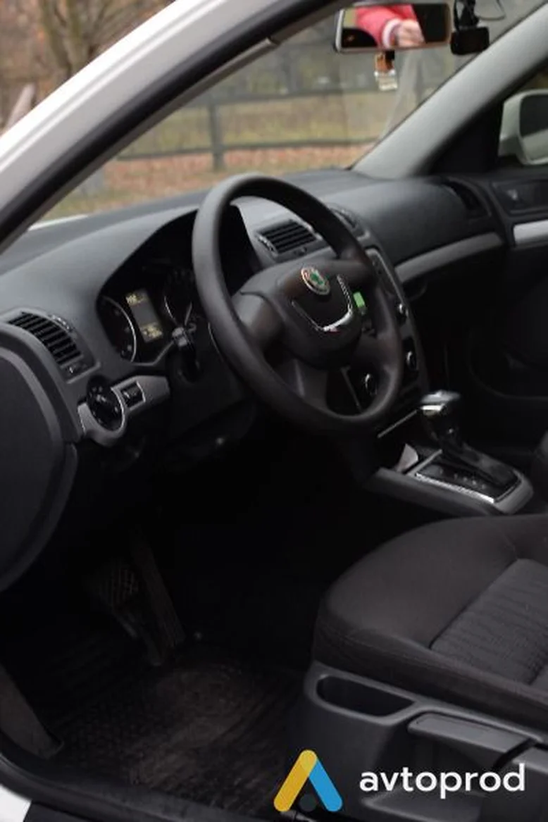 Фото 4 - Skoda Octavia 2011