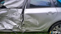 Фото 4 - Opel Astra 2011