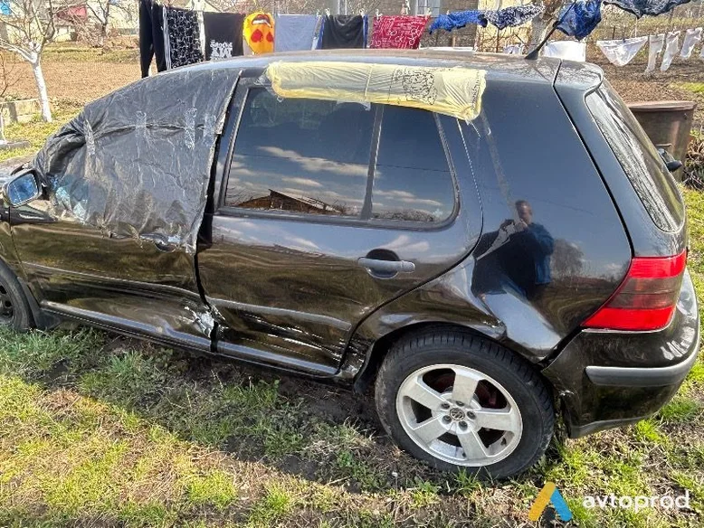 Фото 2 - Volkswagen Golf 2002