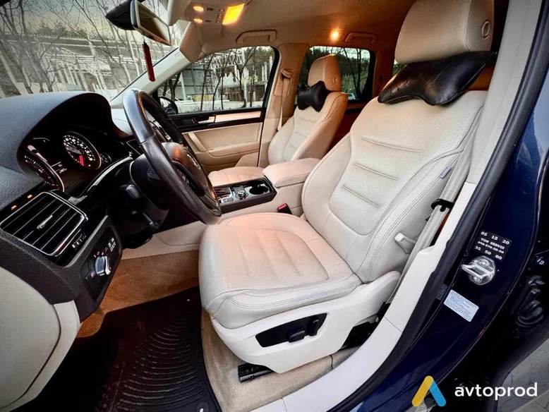 Фото 3 - Volkswagen Touareg 2011