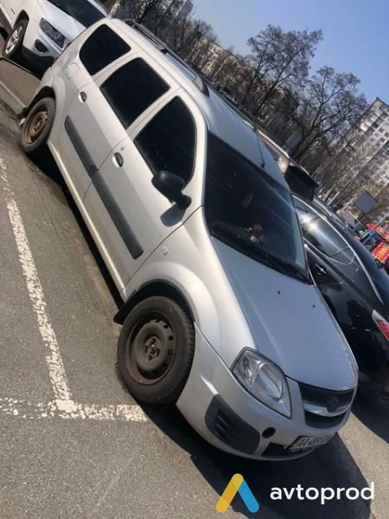 Фото 4 - VAZ Largus 2013