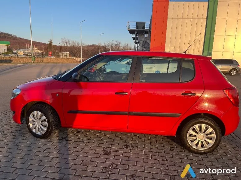 Фото 4 - Skoda Fabia 2012
