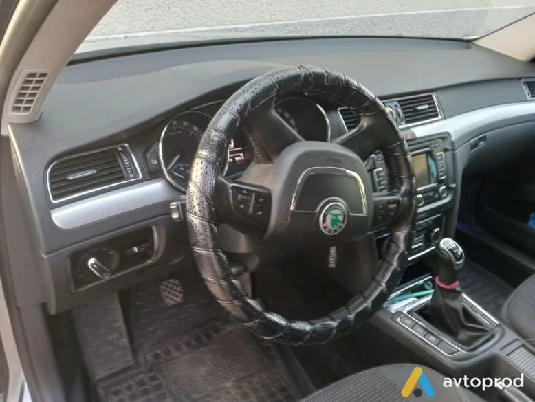 Фото 3 - Skoda Superb 2012