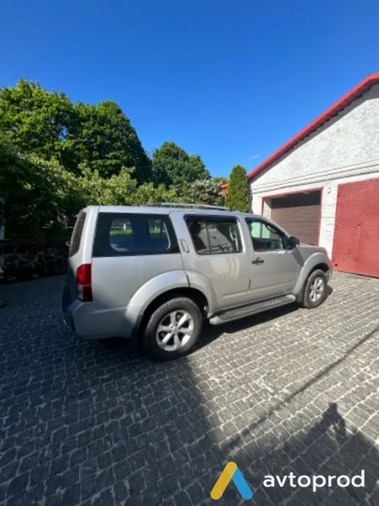 Фото 2 - Nissan Pathfinder 2012