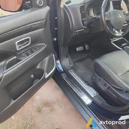 Фото 3 - Mitsubishi Outlander 2017