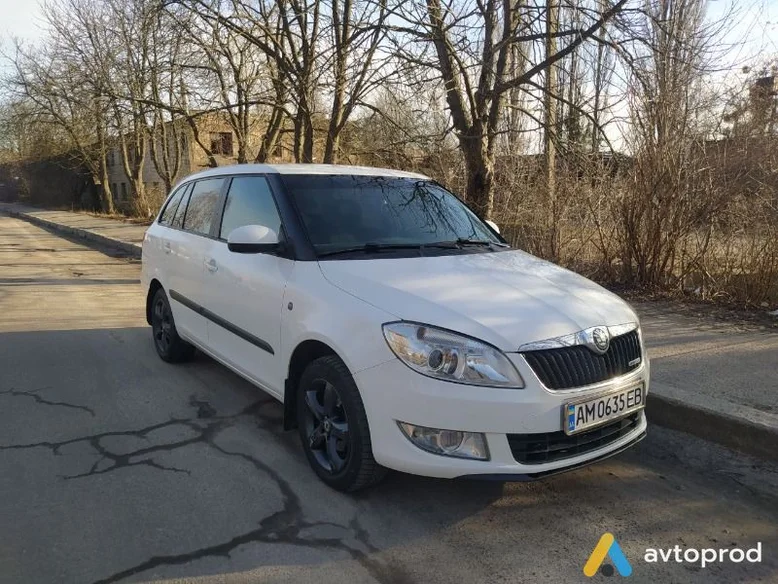 Фото 1 - Skoda Fabia 2011