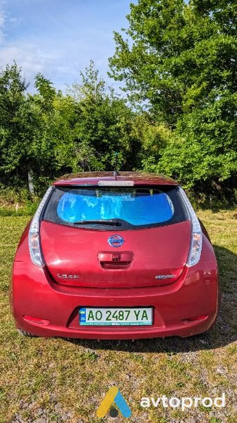 Фото 2 - Nissan Leaf 2013