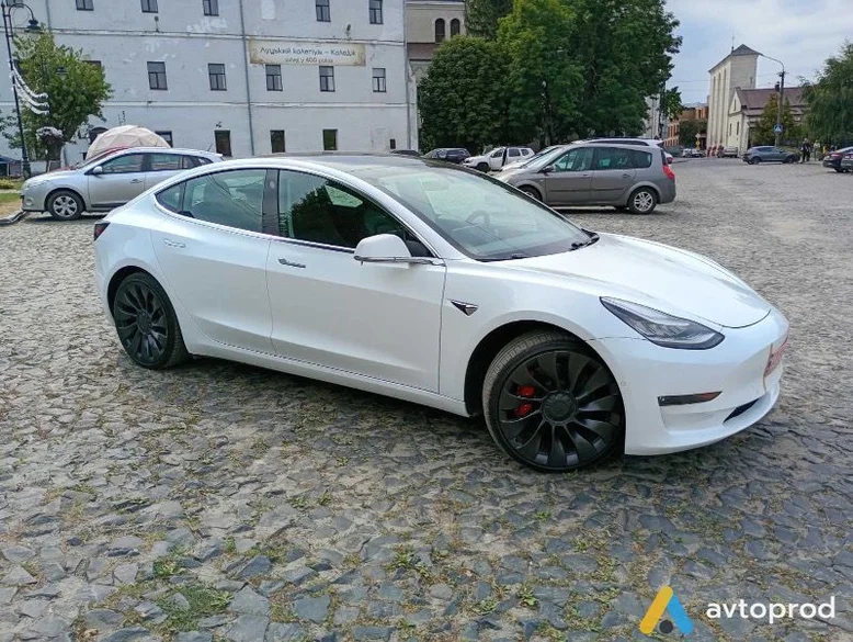 Фото 1 - Tesla Model 3 2020