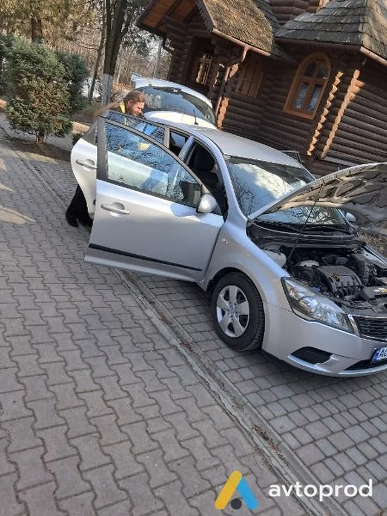 Фото 2 - Kia Cee'd 2010