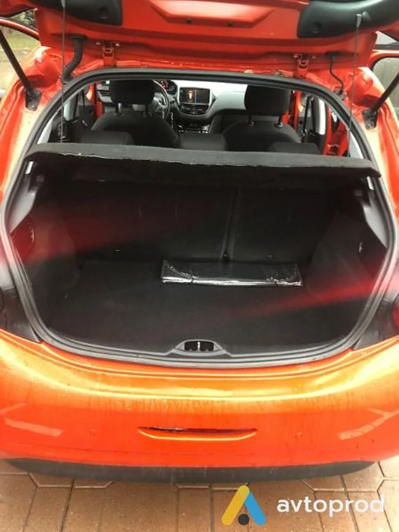 Фото 4 - Peugeot 208 2017