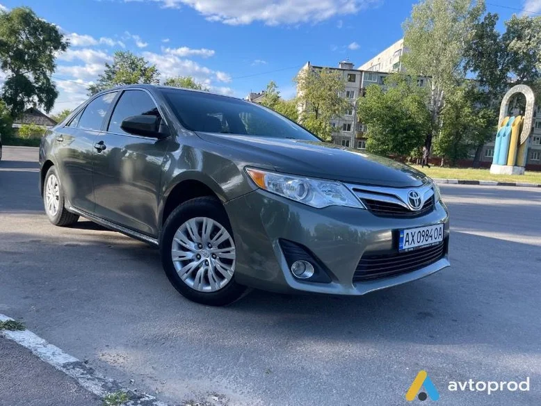 Фото 1 - Toyota Camry 2013