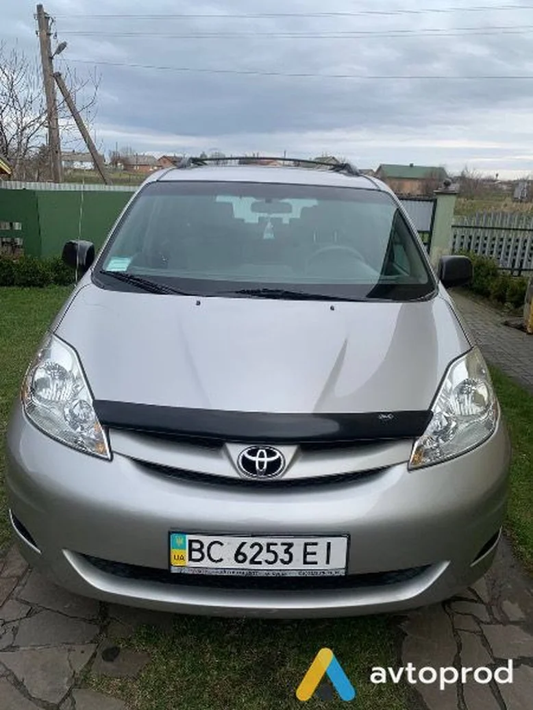 Фото 3 - Toyota Sienna 2006