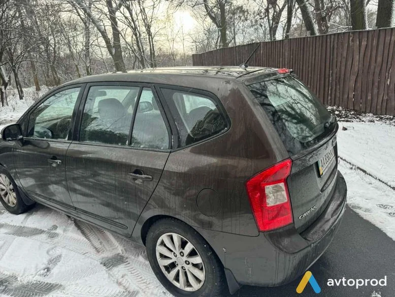 Фото 3 - Kia Carens 2011