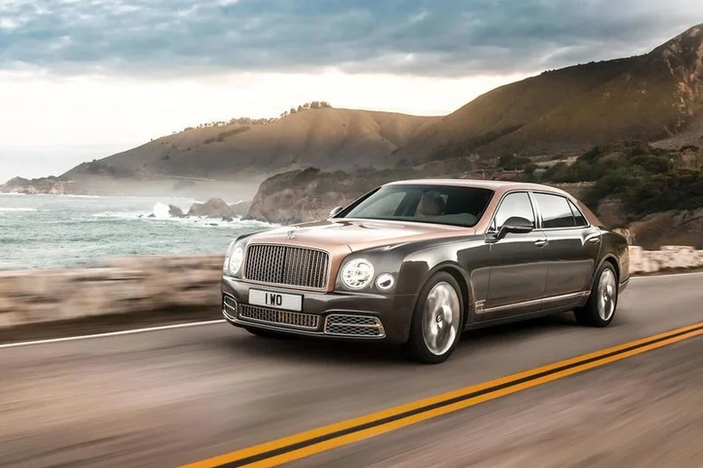 Мінекономіки опубліковало список авто, власники яких у 2021 році платитимуть щорічний транспортний податок 25 000 грн.