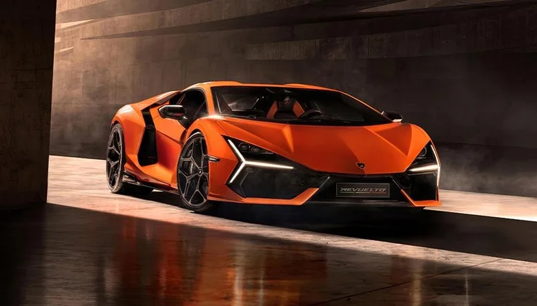 Lamborghini Revuelto - неймовірний суперкар