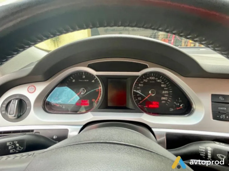 Фото 3 - Audi A6 2010