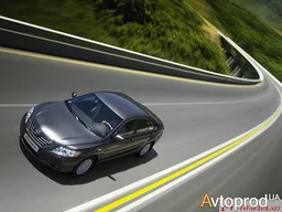 Photo 4 - Toyota Camry 2020