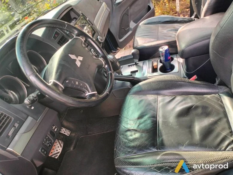 Фото 2 - Mitsubishi Pajero 2007