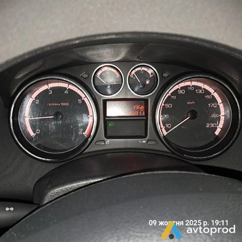 Фото 3 - Peugeot 308 2010