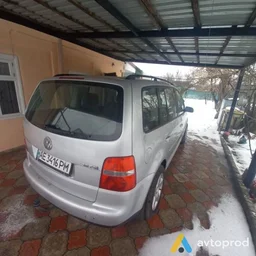 Photo 2 - Volkswagen Touran 2004